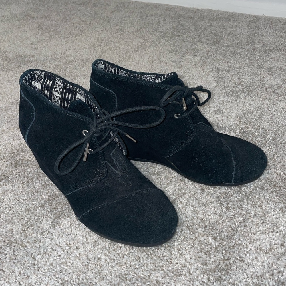 Black Tom Wedges